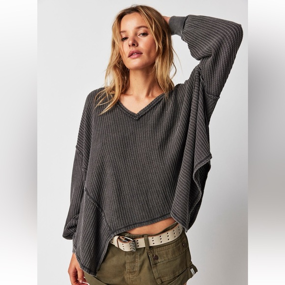 Free People Tops - Free People Charcoal Gray Waffle V-Neck Pullover